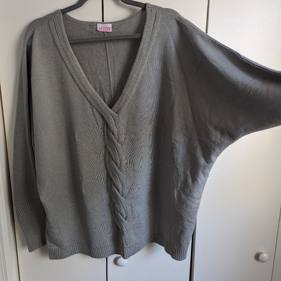 Vintage Alloy V Neck Sweater - Picture 2 of 6